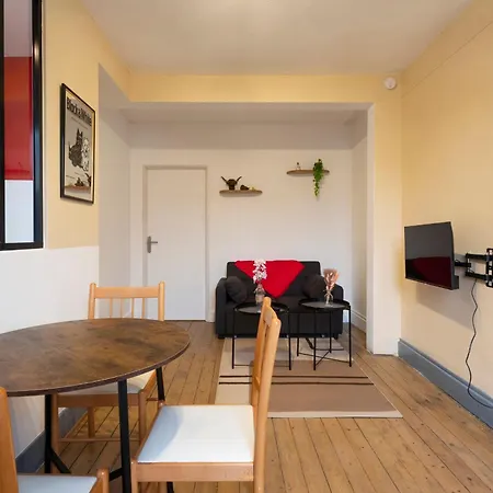 Des Cousines Capucine Apartment *